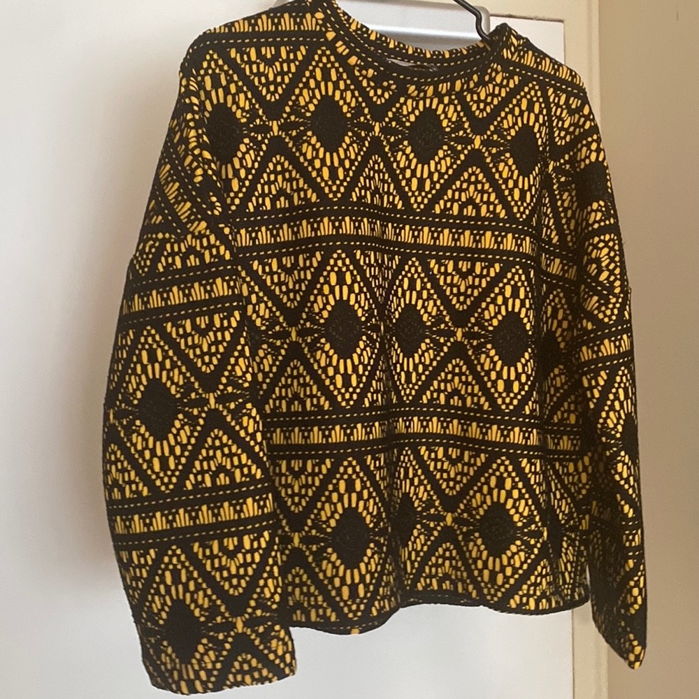 Zara Trafaluc Sweater/size S.